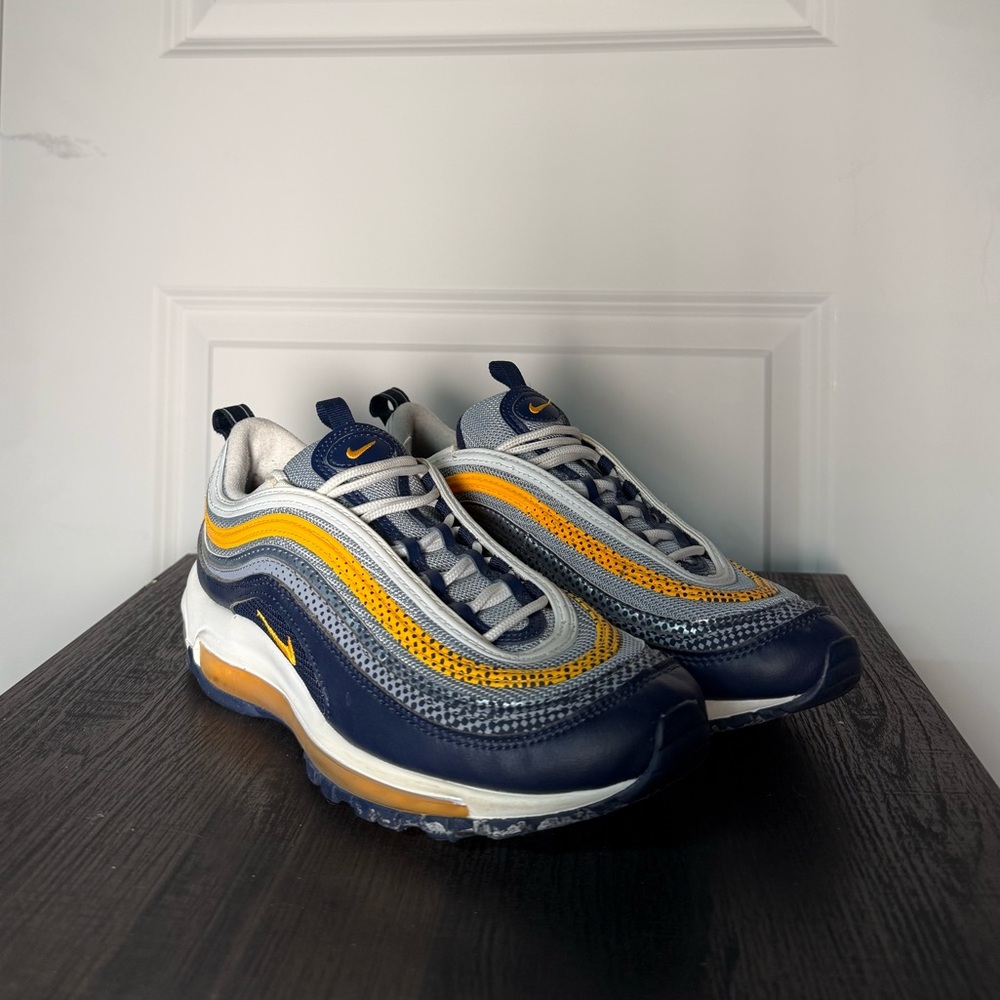 Nike Navy and Yellow Athletic Shoes